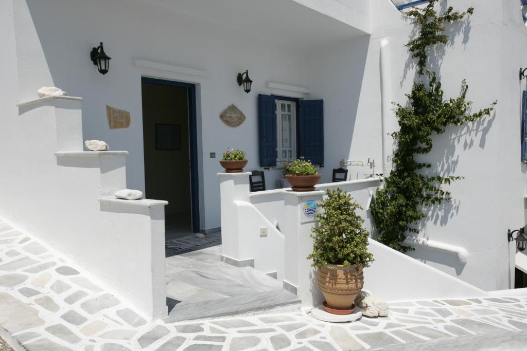 Studios Eleni I Tinos Exterior photo